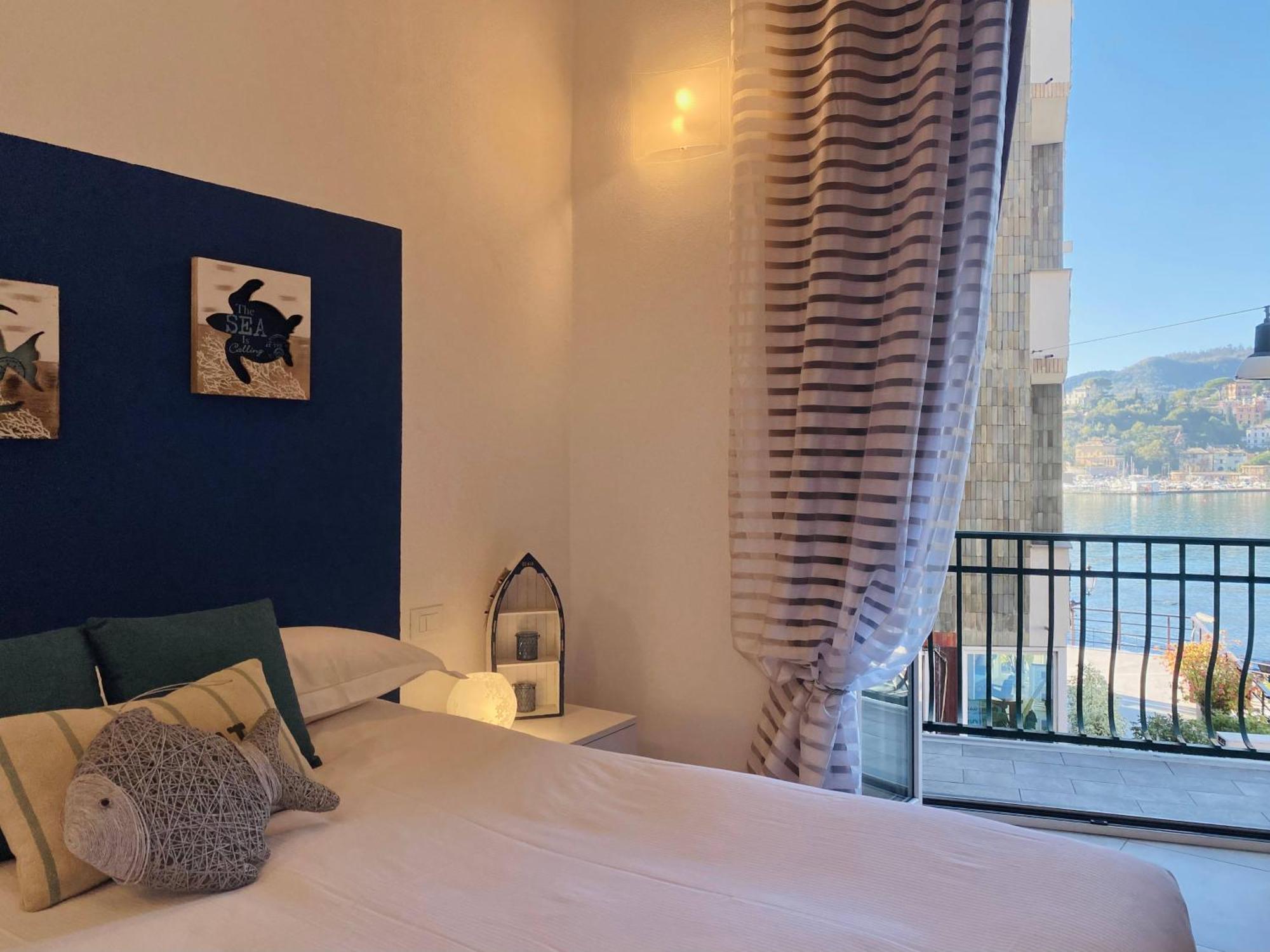 Alla Casa Rosa Al Mare, Central Seafront Stay With Free Private Garage, Air Conditionig, Wi-Fi, Ideal Choice For A Relaxing And Exciting Coastal Escape Rapallo Exteriér fotografie