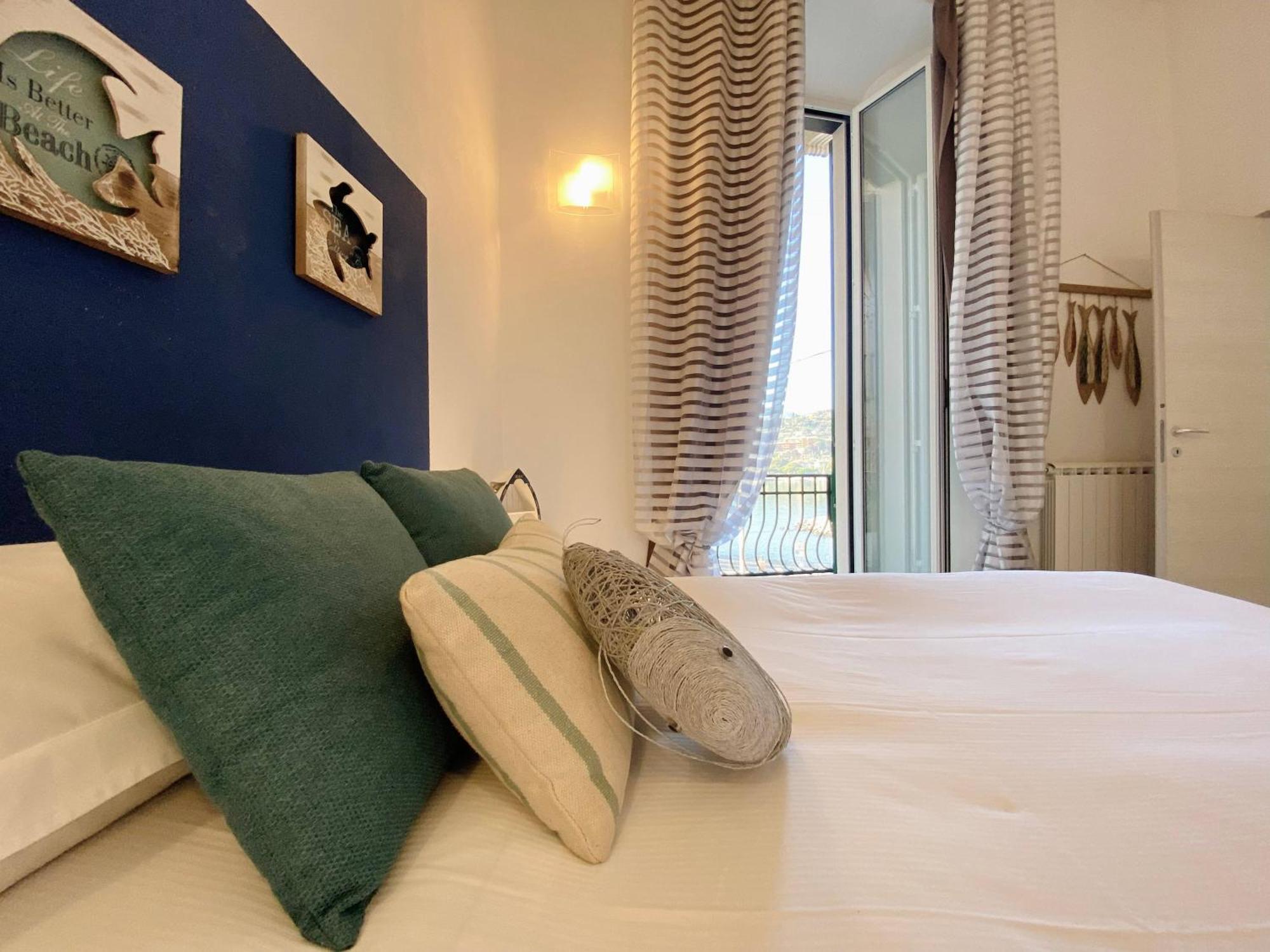 Alla Casa Rosa Al Mare, Central Seafront Stay With Free Private Garage, Air Conditionig, Wi-Fi, Ideal Choice For A Relaxing And Exciting Coastal Escape Rapallo Exteriér fotografie